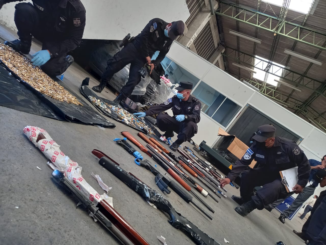Autoridades decomisan armamento a estructuras criminales como parte del Plan Control Territorial autoridades-decomisan-armamento-a-estructuras-criminales-como-parte-del-plan-control-territorial